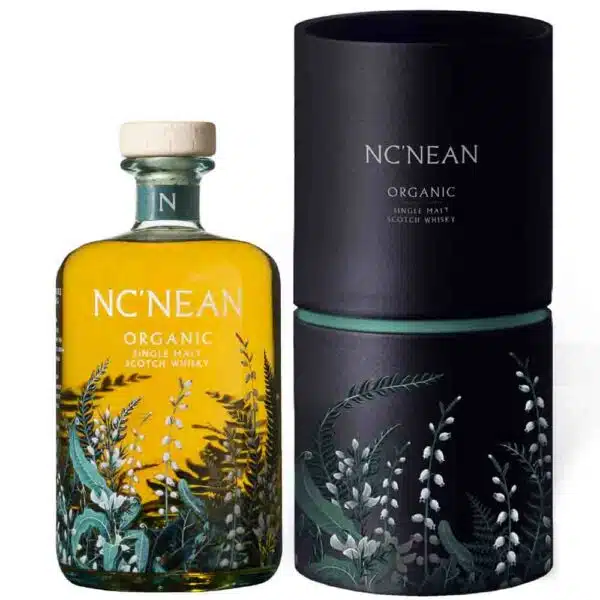 Fles NC'Nean Organic Single Malt Scotch Whisky.
