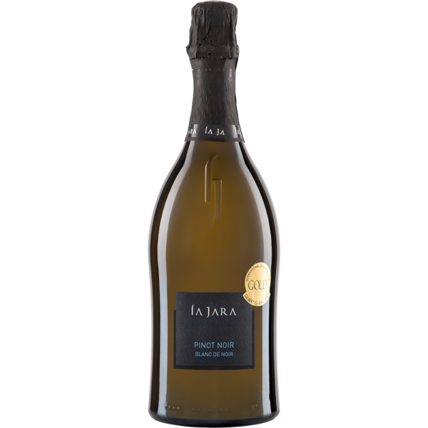 Fles La Jara Pinot Noir Blanc de Noir met zwart etiket, blauwe letters en zwarte folie.
